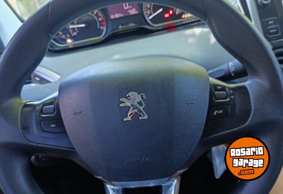 Autos - Peugeot 208 allure 2015 Nafta 131200Km - En Venta