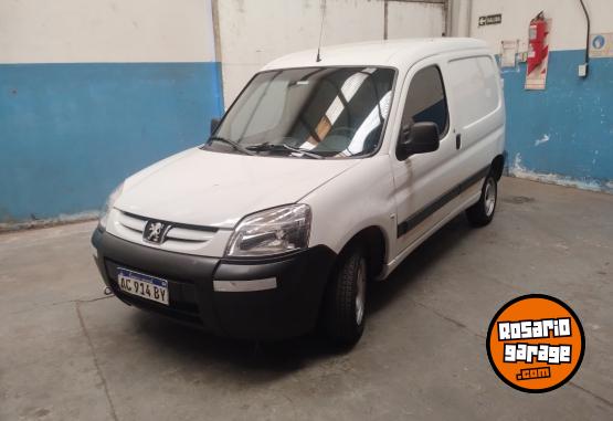 Utilitarios - Peugeot Partner 2018 Diesel 112700Km - En Venta