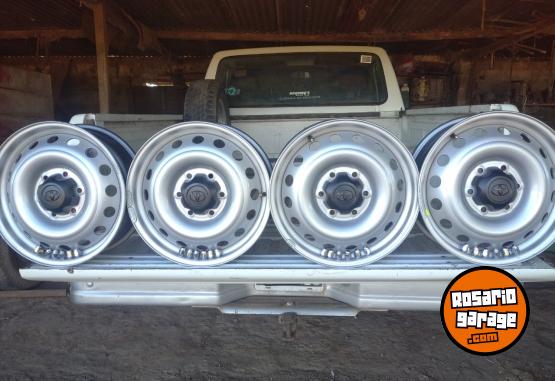 Accesorios para Autos - Llantas Toyota - En Venta