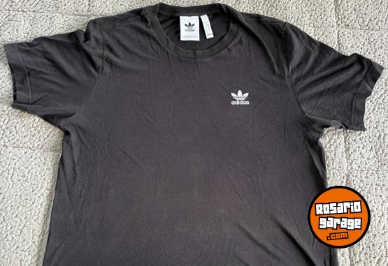 Indumentaria - REMERA ADIDAS ORIGINAL - BUEN ESTADO - En Venta