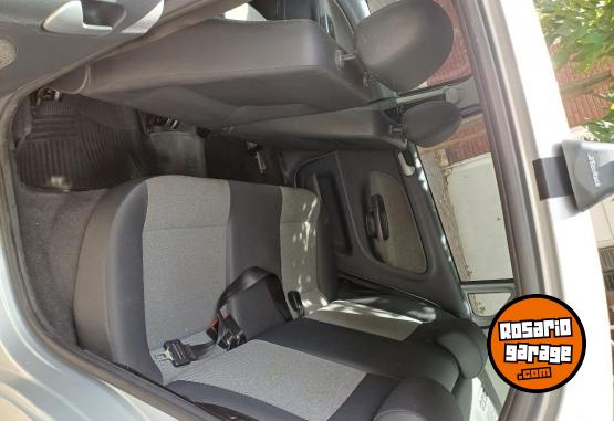 Autos - Volkswagen Voyage 2013 Nafta 250000Km - En Venta