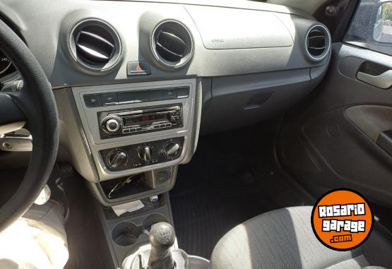 Autos - Volkswagen Voyage 2013 Nafta 250000Km - En Venta