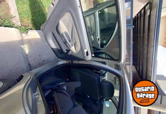 Autos - Volkswagen Voyage 2011 Nafta 189000Km - En Venta