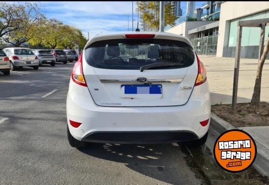 Autos - Ford FIESTA KINECTIC  SE 2015 Nafta 61000Km - En Venta