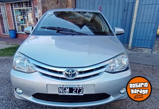 Autos - Toyota Etios 2013 Nafta 139000Km - En Venta