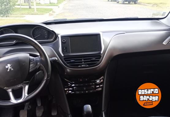 Autos - Peugeot 2008 feline 2017 Nafta 62000Km - En Venta