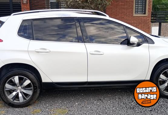 Autos - Peugeot 2008 feline 2017 Nafta 62000Km - En Venta