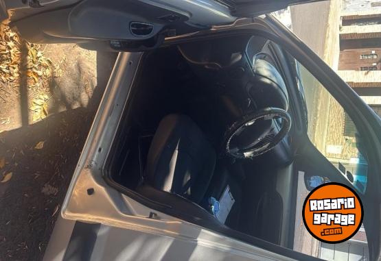 Utilitarios - Renault Kangoo 2014 GNC 250000Km - En Venta