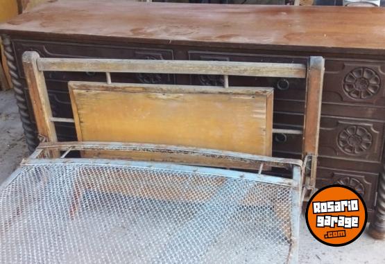Hogar - Cama individual de hierro y madera - En Venta