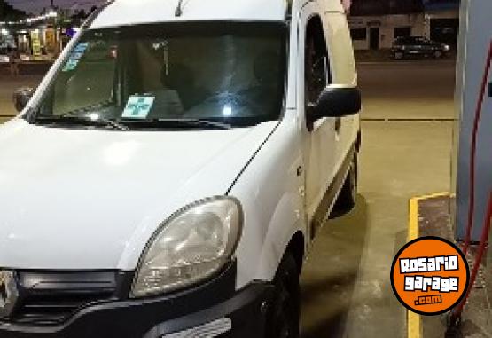 Utilitarios - Renault Kangoo 2014 GNC 300000Km - En Venta
