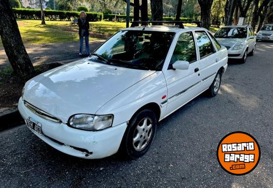 Autos - Ford Escort 2000 GNC 129000Km - En Venta