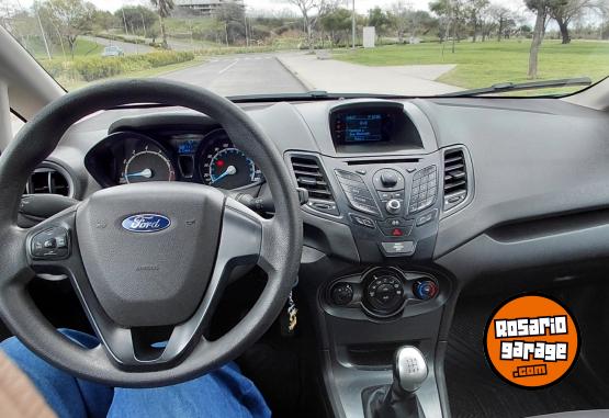 Autos - Ford Fiesta. Kinetic 2014 Nafta 177000Km - En Venta