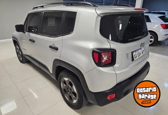 Camionetas - Jeep Renegade Sport mt5 2016 Nafta 127000Km - En Venta