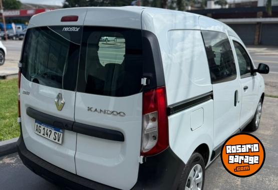Utilitarios - Renault KANGOO EXPRESS CONFORT 5A 2023 Nafta 60000Km - En Venta