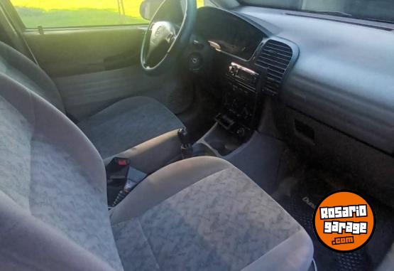 Autos - Chevrolet ZAFIRA  GL 2003 Nafta 200000Km - En Venta