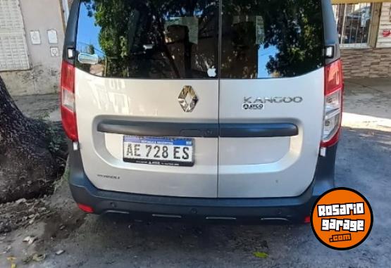 Utilitarios - Renault Kangoo 2021 Nafta 75000Km - En Venta