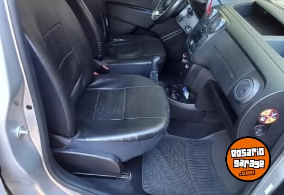 Utilitarios - Renault Kangoo 2021 Nafta 75000Km - En Venta