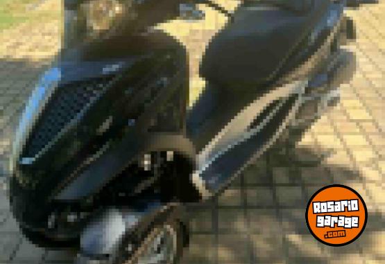 Motos - Piaggio MP3 300 2017 Nafta 1000Km - En Venta