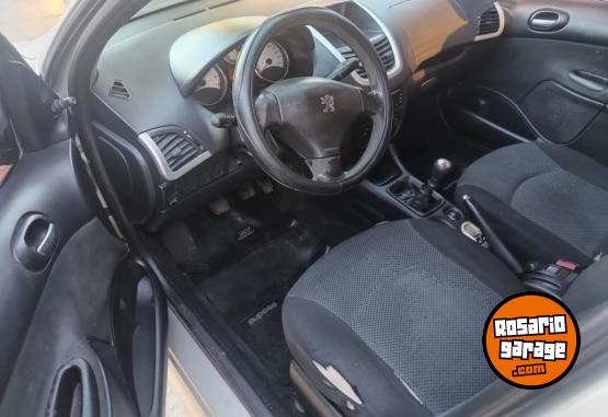 Autos - Peugeot 207 4 PUERTAS 2012 GNC 200000Km - En Venta