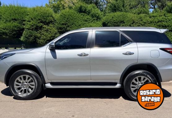 Camionetas - Toyota SW4 SRX 2023 Nafta 48600Km - En Venta