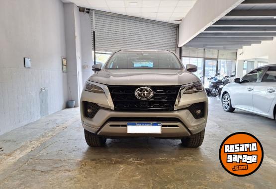Camionetas - Toyota SW4 SRX 2023 Diesel 49600Km - En Venta