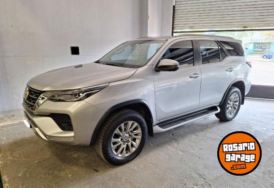 Camionetas - Toyota SW4 SRX 2023 Diesel 49600Km - En Venta