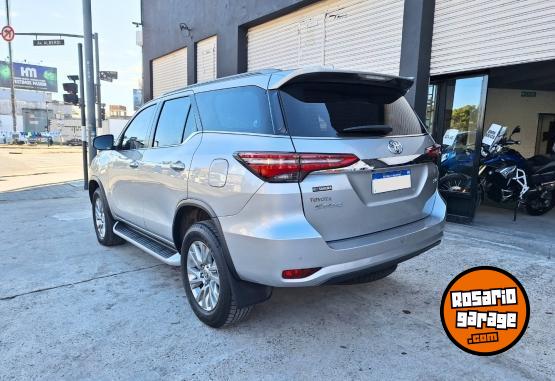 Camionetas - Toyota SW4 SRX 2023 Diesel 49600Km - En Venta
