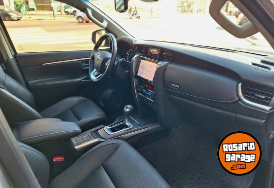 Camionetas - Toyota SW4 SRX 2023 Diesel 49600Km - En Venta