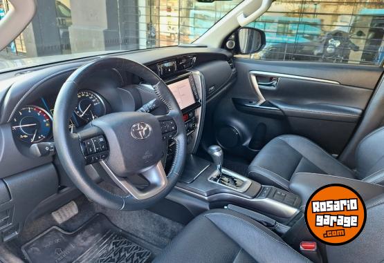 Camionetas - Toyota SW4 SRX 2023 Diesel 49600Km - En Venta