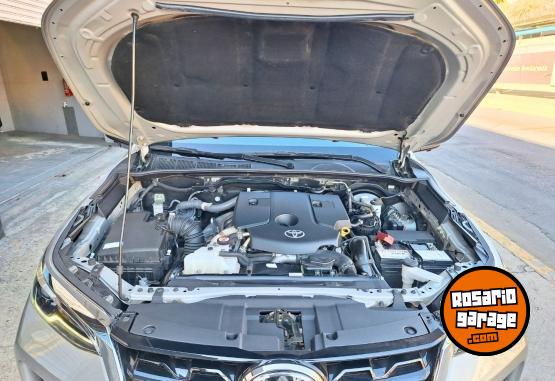 Camionetas - Toyota SW4 SRX 2023 Diesel 49600Km - En Venta