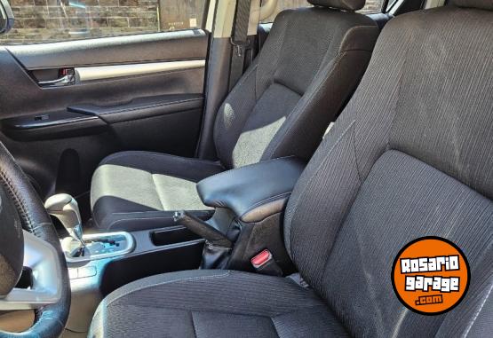 Camionetas - Toyota Hilux 2.8cd srv 204hp 2021 Diesel 76000Km - En Venta