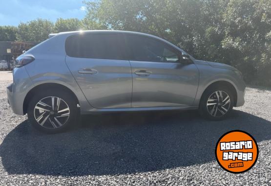Autos - Peugeot Allure pack T200 2025 Nafta 9800Km - En Venta