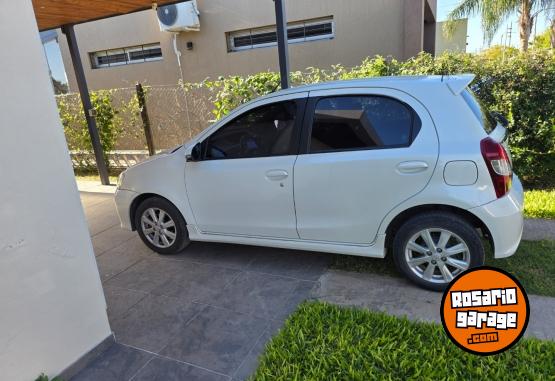 Autos - Toyota Etios 2018 Nafta 80000Km - En Venta
