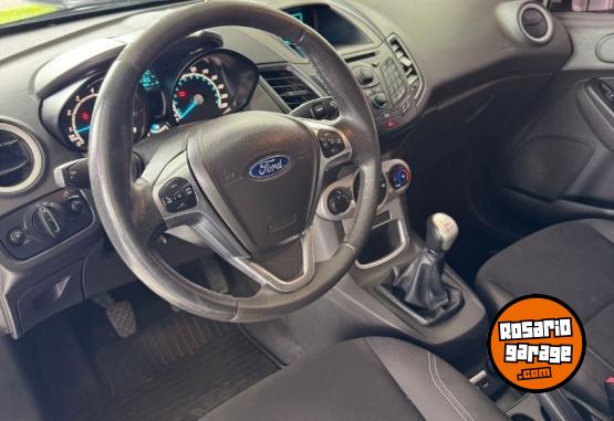 Autos - Ford Fiesta SE 2017 Nafta 180000Km - En Venta