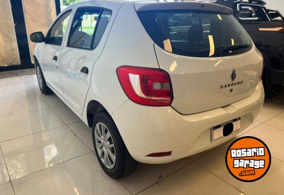 Autos - Renault Sandero Authentique 2017 Nafta 97000Km - En Venta