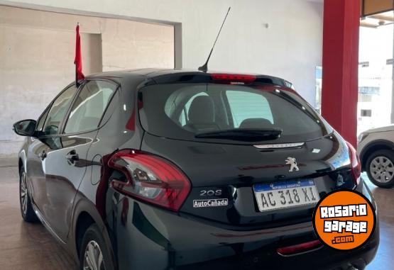 Autos - Peugeot 208 ALLURE TOUCH 2018 Nafta 72000Km - En Venta