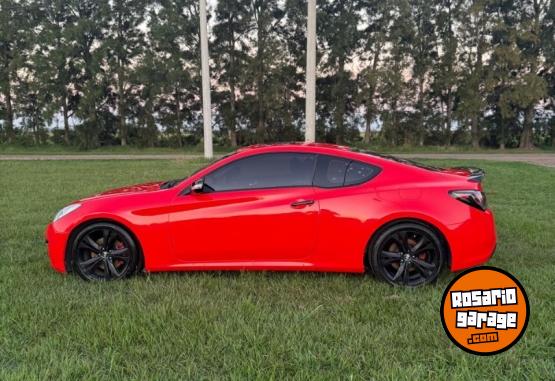 Autos - Hyundai Genesis 2011 Nafta 123000Km - En Venta