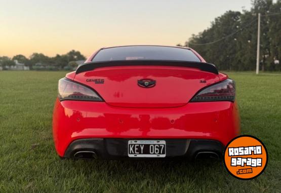 Autos - Hyundai Genesis 2011 Nafta 123000Km - En Venta