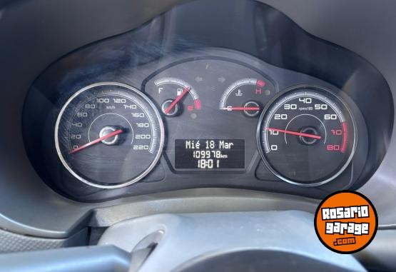 Autos - Fiat Palio Atractive 2014 Nafta 110000Km - En Venta