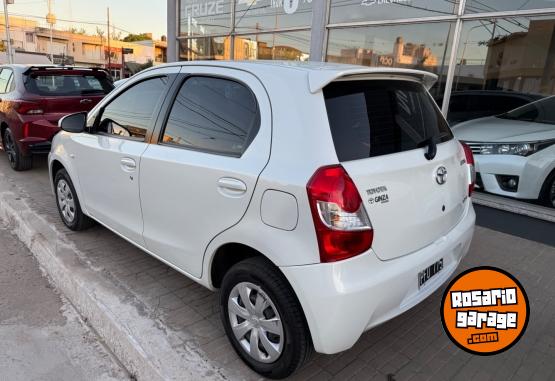 Autos - Toyota Etios xs 2015 Nafta 36000Km - En Venta