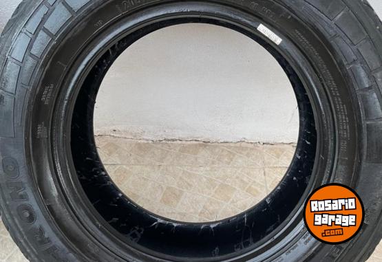 Accesorios para Autos - Cubiertas Pirelli 205 / 75 / 16 - En Venta