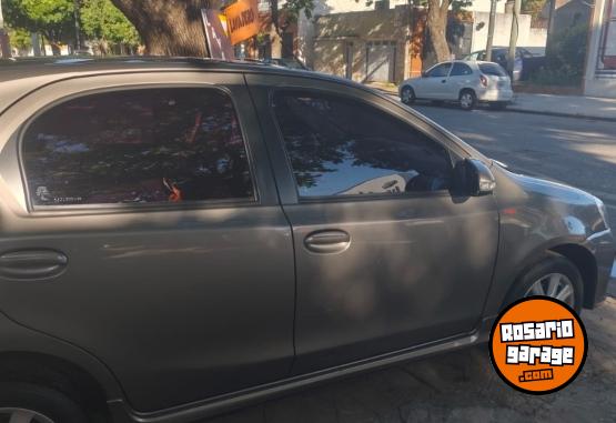 Autos - Toyota Etios xls 5P 2017 Nafta 67000Km - En Venta