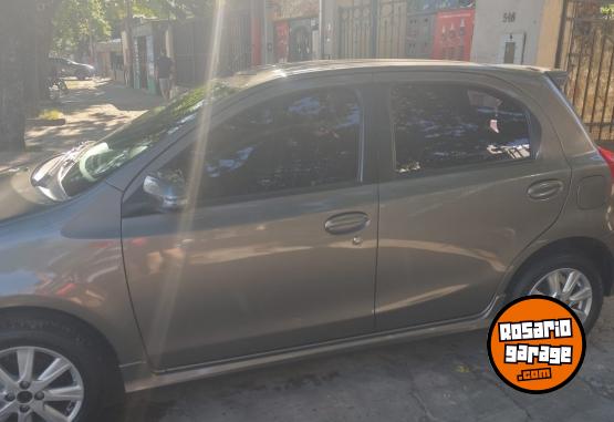 Autos - Toyota Etios xls 5P 2017 Nafta 67000Km - En Venta