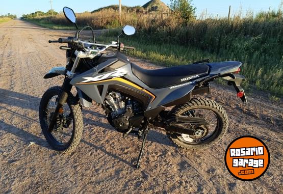 Motos - Honda XR 300 L TORNADO 2025 Nafta 3100Km - En Venta