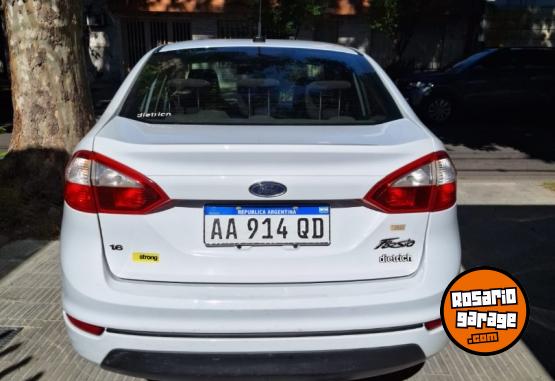 Autos - Ford Fiesta Se Plus 1.6 4P 2017 Nafta 122000Km - En Venta
