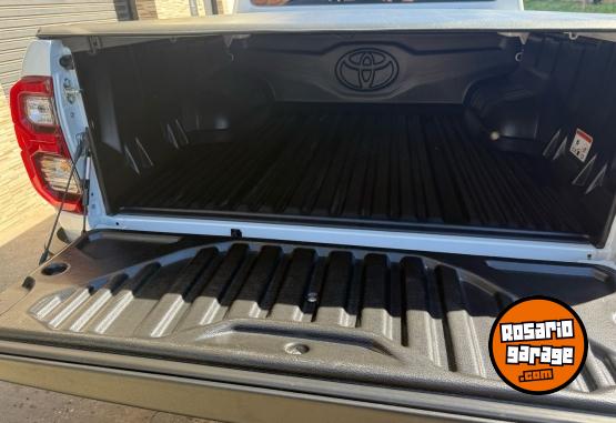 Camionetas - Toyota Hilux 2025 Diesel 6300Km - En Venta