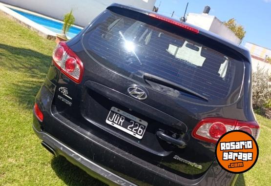 Camionetas - Hyundai GLS 2.4N 2WD 7 ASIENTOS 2011 Nafta 163000Km - En Venta