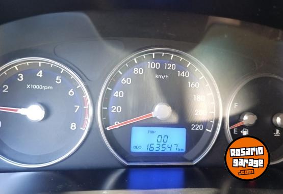 Camionetas - Hyundai GLS 2.4N 2WD 7 ASIENTOS 2011 Nafta 163000Km - En Venta