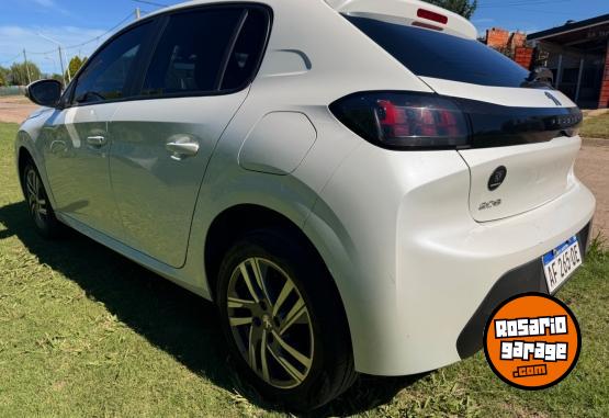 Autos - Peugeot 208 2022 Nafta 30000Km - En Venta