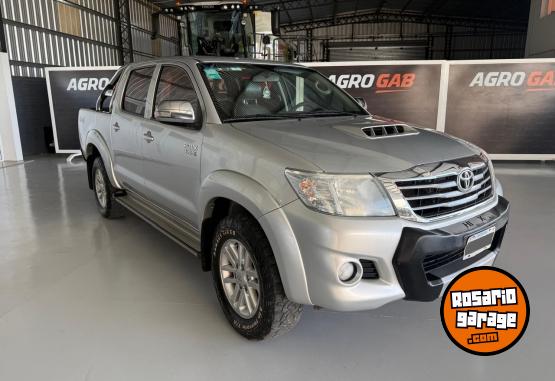 Camionetas - Toyota Hilux SRV 2014 Diesel 230000Km - En Venta